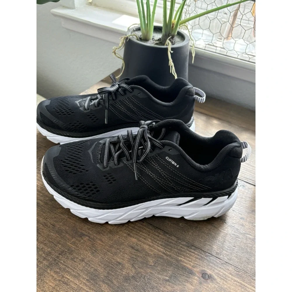 Size 6D Hoka One One Womens Clifton 6 Black White Running Shoes 1102877 BWHT